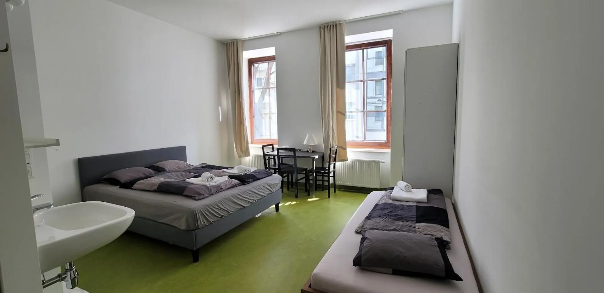 Tota Studio Viena Austria